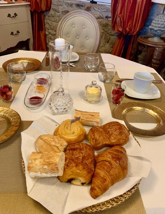 La Meffrais 1741 Bed & Breakfast ดีน็อง ภายนอก รูปภาพ