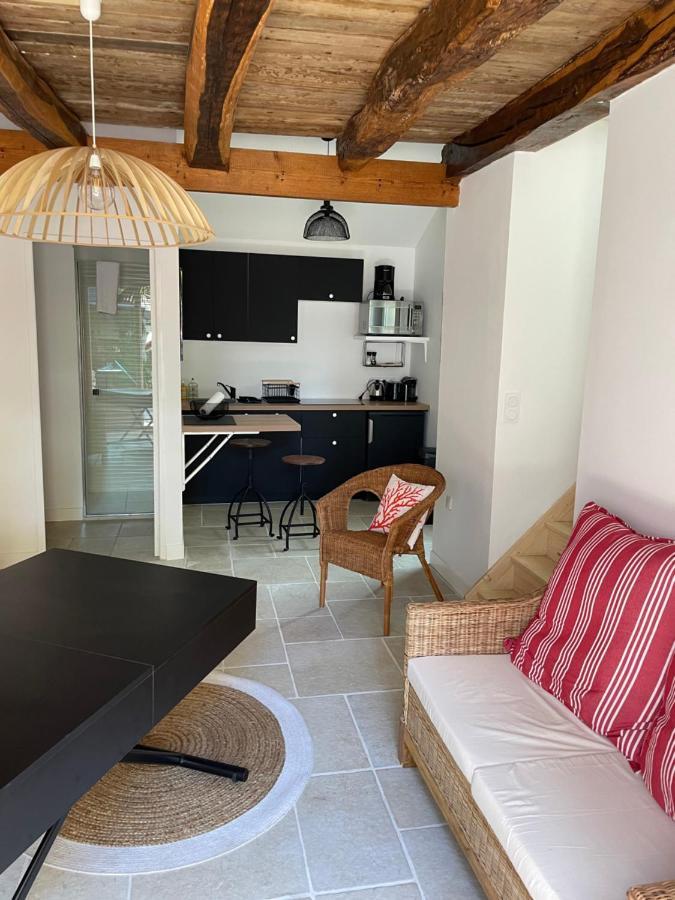 La Meffrais 1741 Bed & Breakfast ดีน็อง ภายนอก รูปภาพ