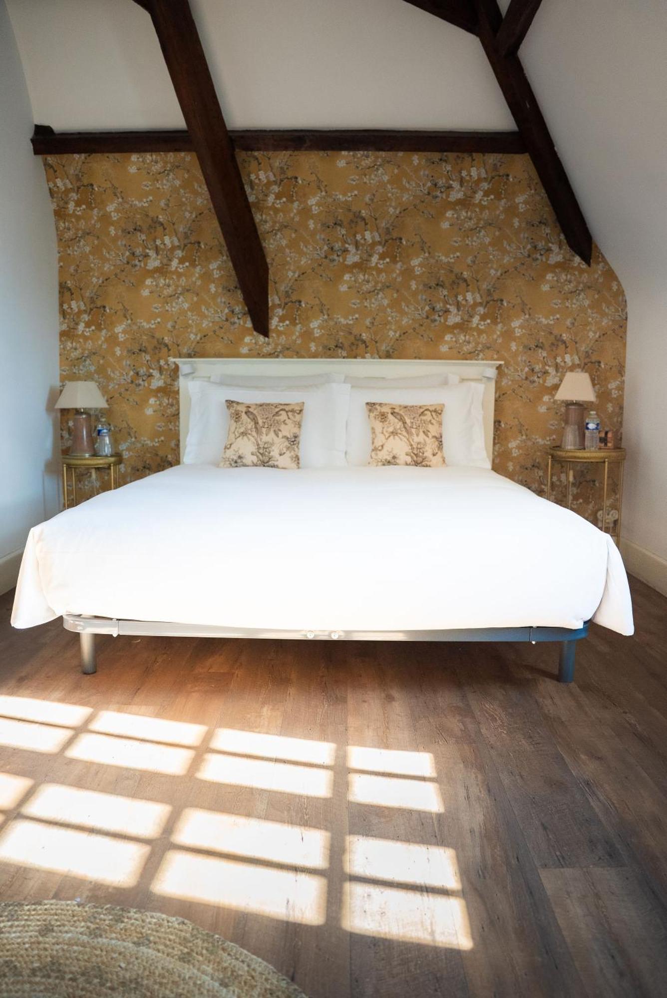 La Meffrais 1741 Bed & Breakfast ดีน็อง ภายนอก รูปภาพ